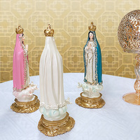 Grenzüberschreitender Verkaufsschlager: Künstlerische Fatima-Statue, Skulpturierte Figur, Maßgefertigte Feiertags-Heimdekoration, Religiöse Saaldekoration aus Kunstharz