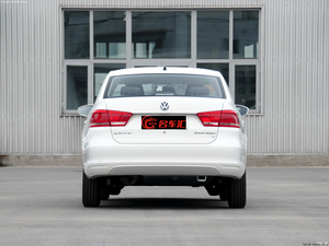 Volkswagen <span class=keywords><strong>Santana</strong></span> EDITION Voitures <span class=keywords><strong>d</strong></span>'<span class=keywords><strong>occasion</strong></span> Voiture <span class=keywords><strong>d</strong></span>'<span class=keywords><strong>occasion</strong></span> Caméra LED 1.6L Tissu électrique Multifonction Manuel W124 Sedan - Product Image 2