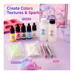 Crea tu propio set de juguetes Taba: Mezcla de goma AB equilibrada, seis moldes de diseño, botellas de tinte, polvo flocado, varillas mezcladoras y folleto. - Product Image 3
