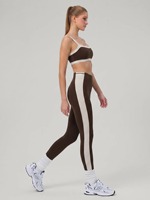 Legging Yoga Elastis Tinggi Bernapas dengan Garis Kontras Warna Kopi Pinggang Tinggi Panel Samping Garis Pinggang Legging Cepat Kering