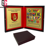 Plaque de trophée personnalisée en métal et bois avec boîte, fabriquée en usine depuis 15 ans