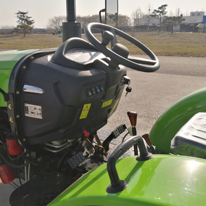 เก้าอี้นั่งแบบมีระบบกันสะเทือนลม รุ่น Farm MachineTT704 สำหรับรถแทรกเตอร์ 4x4 พร้อมห้องโดยสารที่สะดวกสบาย - Product Image 4