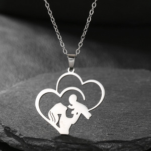 Collar con colgante de corazón hueco de acero inoxidable, joyería de regalo para el Día de la Madre - Product Image 2