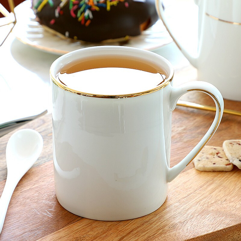 5_Vaso recto con borde dorado