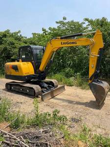 Pelle rétrocaveuse sur chenilles 908F avec capacité de réservoir de carburant de 140L - Product Image 5