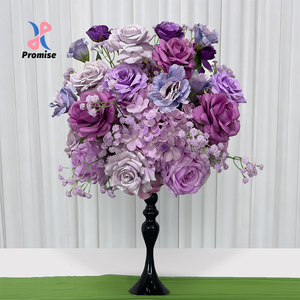 Arreglo Floral Vintage en Tono Morado Oscuro para Decoración de Mesa en Bodas y Fiestas Nupciales - Product Image 1