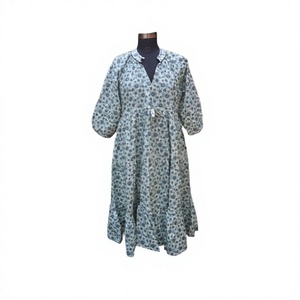 Robe Kangura élégante 100% coton pour femmes, robe mi-longue de fête confortable et faite à la main en Inde - Product Image 1