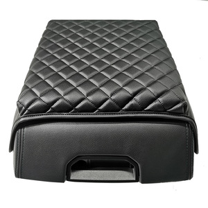 Protector de Consola Central para Ford F150, Alfombrilla de Cuero PU Impermeable, con Bordado a Cuadros Negro - Product Image 3