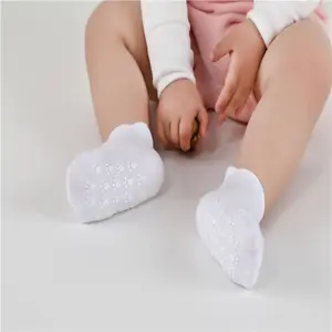 Anti-Slip White Combed Cotton Crawling Socks For Baby Toddlers And Kids