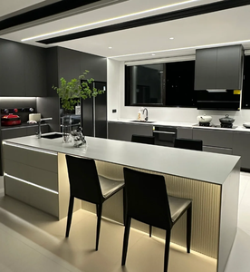 Armoires de cuisine de luxe Design raffiné Matériau durable Caractéristiques réfléchies pour les maisons Disposition fonctionnelle Armoires de cuisine Évier - Product Image 3