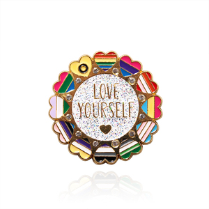 Love YourselfレインボーカラーハートプライドエナメルピンメタルバッジLGBTかわいいピンブローチ - Product Image 1