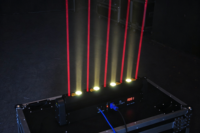 Projecteur de scène à faisceau mobile LED et laser contrôlé par DMX512 pour les grandes performances scéniques