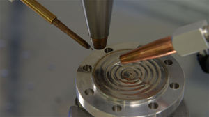 Machine de soudage au laser à fibre 5 axes 1500w 200w Soudeuse au laser Pièces en <span class=keywords><strong>fonte</strong></span> de métal Machine de soudage au laser à fibre <span class=keywords><strong>Prix</strong></span> - Product Image 3