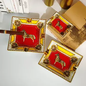 منفضة سجائر فاخرة بتصميم مبتكر من البورسلين الذهبي للاستخدام الخارجي، منفضة سجائر سيراميك للسيجار - Product Image 2