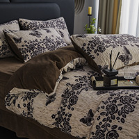 Ensemble de lit de luxe en polyester-lait gothique européen rose 4 pièces ensemble de housse de couette élégante