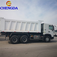 Camions à benne basculante HOWO 375 400 6*4 d'occasion Euro 2 Camion à benne basculante Marque SinoTruck 10 roues en bon état
