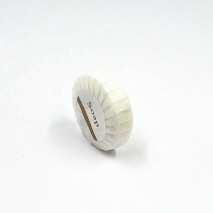 Jabón Redondo Vegano <span class=keywords><strong>de</strong></span> 25g para <span class=keywords><strong>Hotel</strong></span> con Impresión Dorada y Envoltura <span class=keywords><strong>de</strong></span> Papel Plegado - Product Image 2