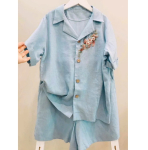 Conjunto de Pijama para Mujer, Elegante Pijama Azul con Bordado Floral a Mano, Camisa de Manga Corta y Pantalones Cortos Transpirables - Product Image 5