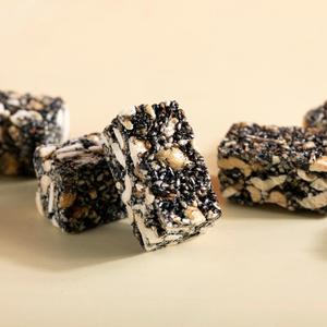 Croustilles de sésame noir et cacahuètes faites à la main, croustillantes, sucrées, saines, collation de loisirs, 10 kg, vente en gros, MuCui - Product Image 4