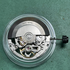 Movimiento mecánico automático esqueletizado Sellita SW200 modificado, 26 rubíes, 28800vph, calibre SW200-1 para reloj personalizado - Product Image 2