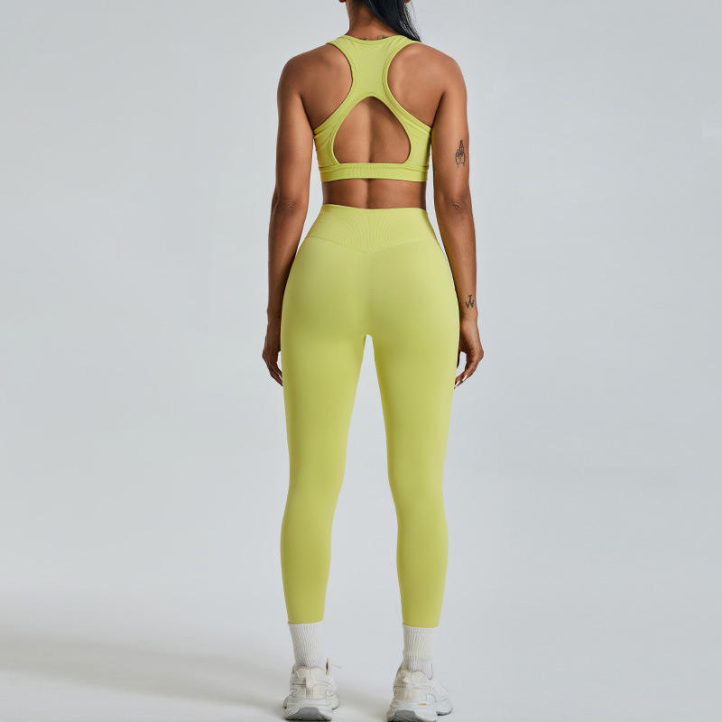 สีเหลือง