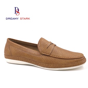 Nouvelles Chaussures Habillées Légères pour Hommes en Cuir Véritable Tressé et Gaufré, Façon Mocassins, Logo Personnalisé, Design Original, Idéales pour le Bureau, Collection Automne - Product Image 1