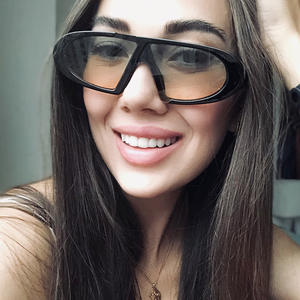 Gafas de Sol de Marco Pequeño Personalizadas y Modernas para Mujer, Modelo 9065, Lentes Negras de PC con Protección UV400, Diseño en Línea Estilo Instagram - Product Image 4