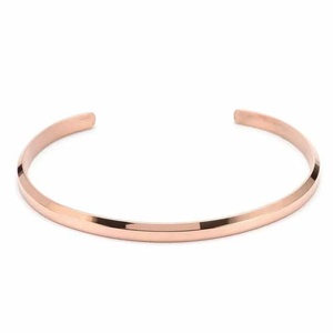 El diseño libre de pulsera de pareja de acero inoxidable de marca privada pertenece exclusivamente a su logotipo adecuado para emparejar con relojes - Product Image 4