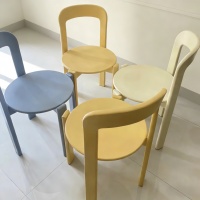 Chaise de salle à manger en bois massif couleur unie style Mid-Century, petite chaise Rey simple et populaire, chaise de bureau rétro unique avec dossier pour la maison