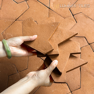Carreaux de terre cuite faits à la main de qualité supérieure, géométriques et irréguliers, pour espaces rustiques - Product Image 2