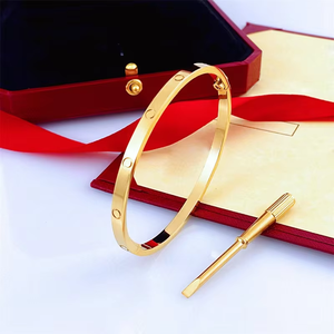 <span class=keywords><strong>Bracciale</strong></span> Romantico d'Amore All'Ingrosso 4mm <span class=keywords><strong>con</strong></span> Cuore in Acciaio e Design a Vite Inciso Bracciali Rigidi alla Moda Regalo Romantico per Lei - Product Image 2