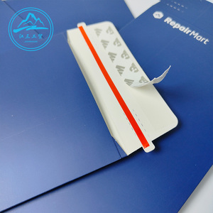 Busta per Spedizioni Personalizzata con Logo UV Spot e Stampa Oro, Porta Biglietti Regalo in Carta Blu per Matrimoni - Product Image 3