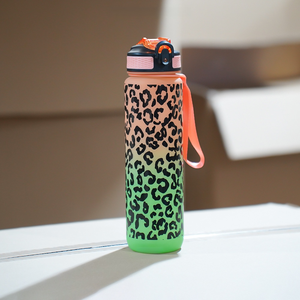 Bouteilles d'eau tendance en plastique rigide <span class=keywords><strong>de</strong></span> 1000 ml avec imprimé léopard et dégradé <span class=keywords><strong>de</strong></span> couleurs pour les sports <span class=keywords><strong>de</strong></span> plein air et la <span class=keywords><strong>salle</strong></span> <span class=keywords><strong>de</strong></span> <span class=keywords><strong>sport</strong></span> - Product Image 6