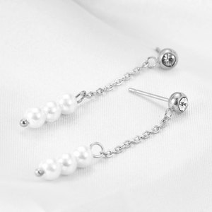 ต่างหูมุกแบบห้อย 49 มม. โซ่ทองประดับมุกเทียม สวมใส่ได้ทุกวัน - Product Image 3