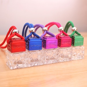 10ml özel kişiselleştirilmiş asılı araba parfüm şişeleri temizle araba difüzör şişeleri lüks cam difüzör ile renkli ahşap kap - Product Image 6