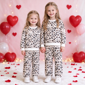 Conjunto de Ropa Trendyism Boutique para Niñas Pequeñas, Estilo Otoñal para Vacaciones, Top de Spandex Suave/Algodón Orgánico con Estampado de Seda de Leche y Pantalones de Campana - Product Image 2
