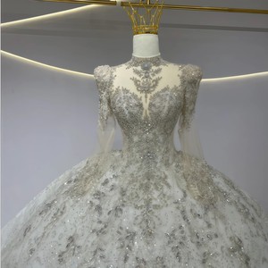 Robe de mariée JFH21 scintillante à col montant, ornée de cristaux ivoire et de perles, coupe empire, style bouffant - Product Image 1