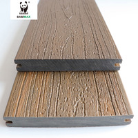 Planche de terrasse composite co-extrudée durable, solide, en WPC, pour l'extérieur, protection UV, résistante à l'eau
