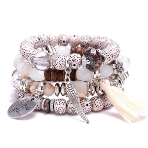 Bracelet à breloques 'Je t'aime' avec ailes et perles à franges pour femme - Nouvelle collection tendance - Product Image 6