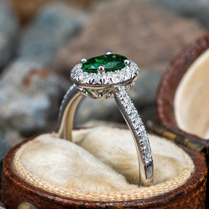 Anello da donna ovale con zirconi geometrici, gioiello classico di tendenza, accessorio elegante da regalo - Product Image 2