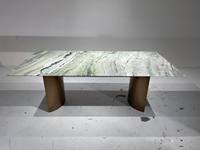 Comptoir de cuisine en jade vert nuage naturel Comptoirs en marbre vert Raggio Verde naturel Table basse