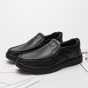 Mocasines de Cuero Genuino con Punta Sólida, Suela de Goma, Transpirables, con Logotipo Grabado, Zapatos de Vestir para Hombre, Forrados en Cuero Genuino - Product Image 1