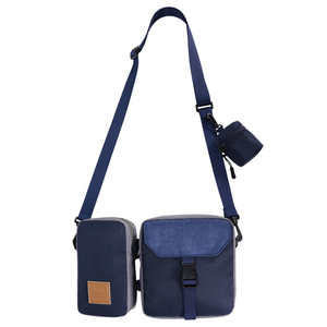 Bolso Bandolera Unisex Ecológico de RPET Poliéster con Asa de Algodón, Cierre de Cremallera y Botones de Colores Personalizados, 26.5x18x6CM - Product Image 1