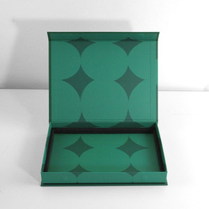 Caja de Cartón Rígida Plegable Personalizada para Embalaje, Caja de Regalo Magnética Plegable con Cinta para Ropa - Product Image 3