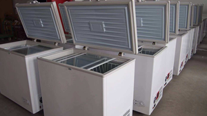 Hot Selling Dual Power <b>12V</b> 180L Solar Refrigerator With Freezer AC for African Market Freezer With Battery Freezer With Battery - Product Image 5