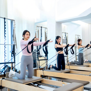 Queenlife Classical 2-en-1 : Appareil de Pilates Reformer en Bois d'Érable Massif avec Demi-<span class=keywords><strong>Trapeze</strong></span> Bar, Garantie 6 Ans, Idéal pour les Propriétaires de Studios - Product Image 4