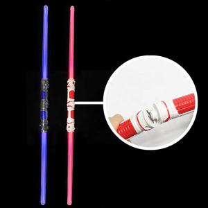 Épée lumineuse à LED à double tête Nouvelle musique-<span class=keywords><strong>Sabre</strong></span> <span class=keywords><strong>laser</strong></span> clignotant pour la décoration - Product Image 4
