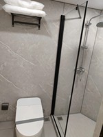 Maison capsule spatiale équipée de climatisation, système électrique standard, entièrement décorée et à prix abordable