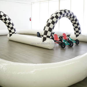 Équipement de <span class=keywords><strong>location</strong></span> <span class=keywords><strong>pour</strong></span> fêtes GMY Inflatables : Terrain de jeu gonflable blanc <span class=keywords><strong>pour</strong></span> voitures tamponneuses <span class=keywords><strong>pour</strong></span> enfants - Product Image 1