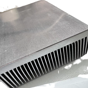 押し出しアルミニウムプロファイルヒートシンク大型フィンアルミニウムLEDヒートシンクLEDグローライトラジエーター - Product Image 2